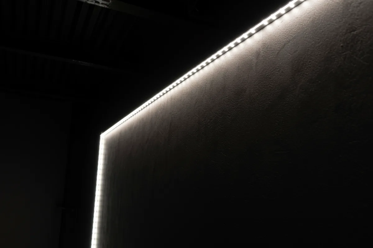 Dimensional scenic backdrop with texture detail